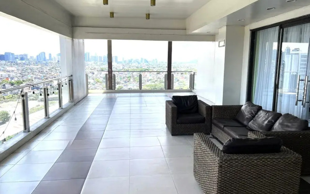 Rosewood Pointe Luxury Residences