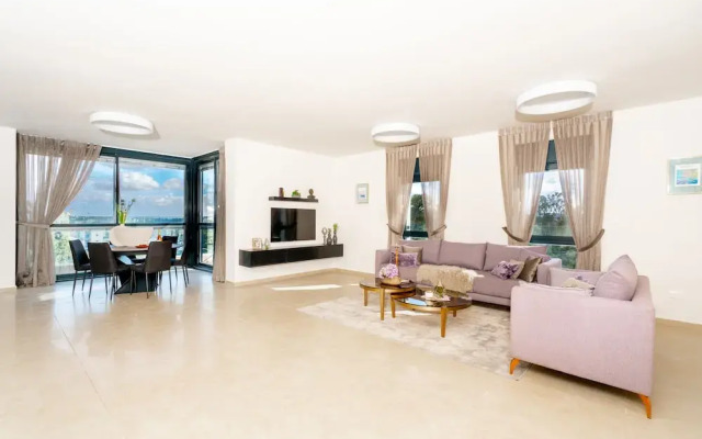 Luxury Keren Hayesod