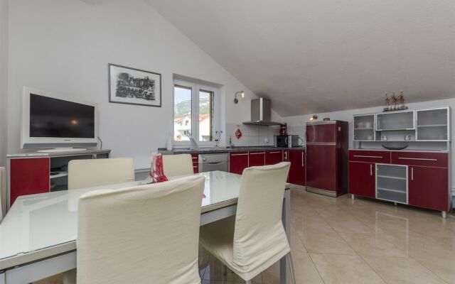 Apartments and Rooms LEA