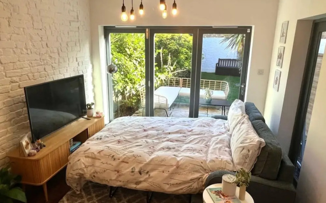 Stylish River Apartment - West Putney Embankment