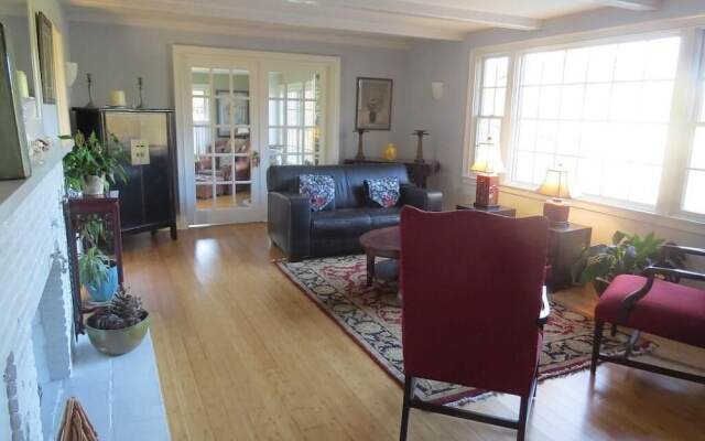 76 Indian Hill Road North - Three Bedroom House