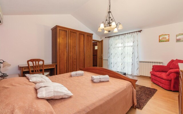 Amazing Home in Belavici With Sauna, Wifi and 3 Bedrooms