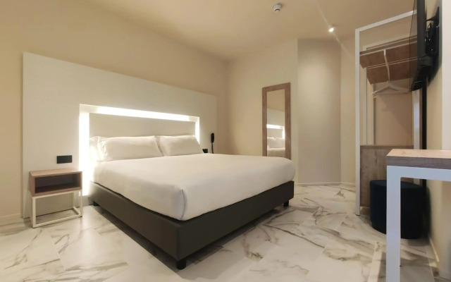 Life Hotel