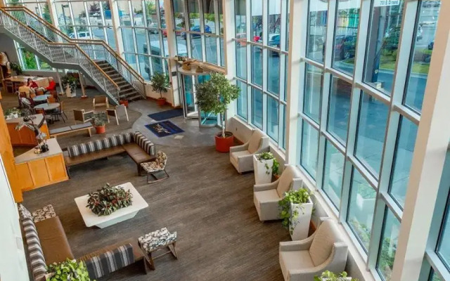 Dimond Center Hotel