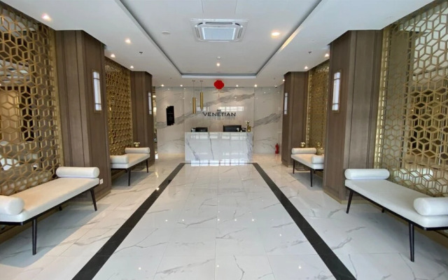 Spacious and Comfort Studio Loft at Kingland Avenue Apartment