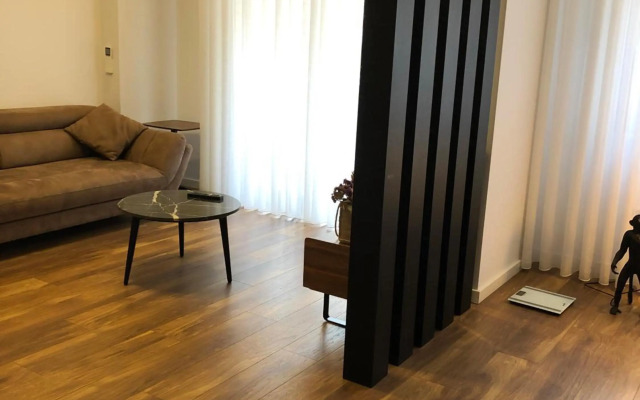 Skanderbeg Square Deluxe 3