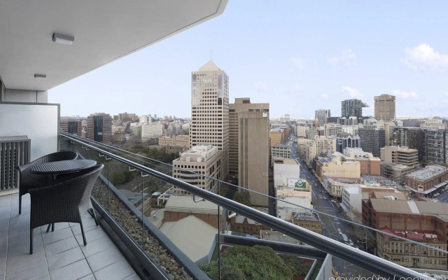 Meriton Suites Campbell Street, Sydney