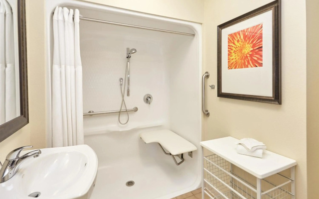 Staybridge Suites Chicago - Glenview by IHG