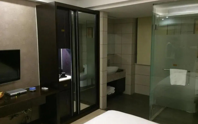 Luminous Jade Hotel