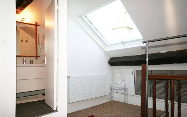 My Apartment in Paris Louvre