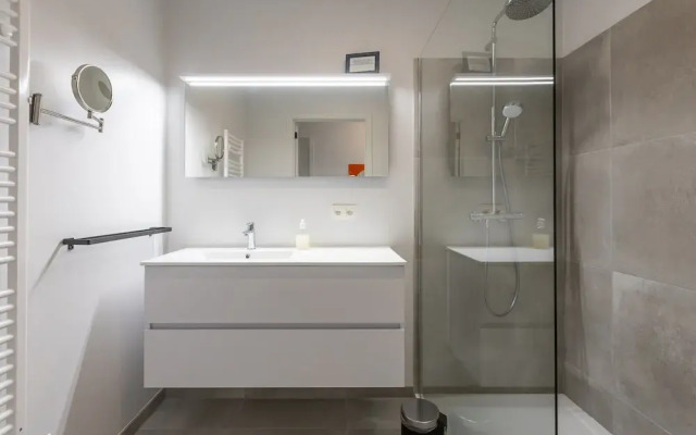 Newly Built Flat Near the City Centre