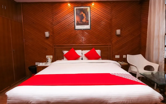 OYO 8367 Hotel The Woodz