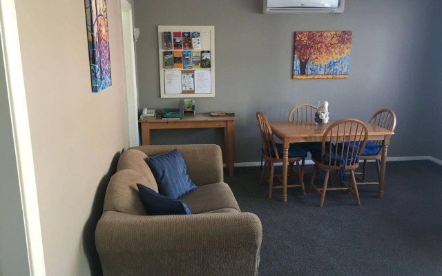 Manor Motel