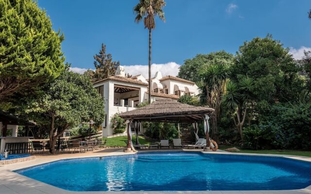 Opulent Villa in Casares With Luxurious Pool House & Jacuzzi