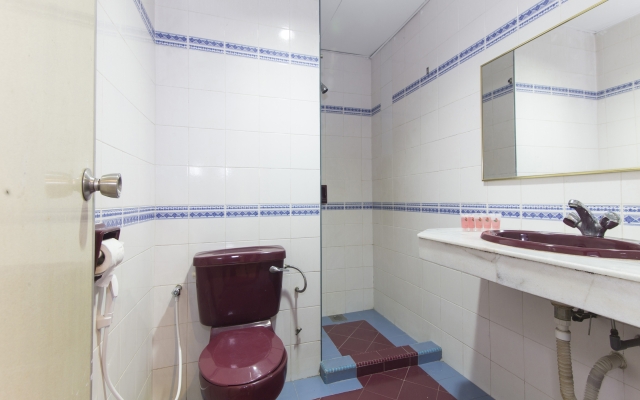 Super OYO 473 Comfort Hotel 2
