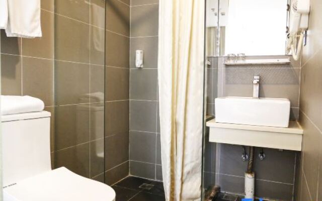 Eisen Light Luxury Hotel (Nanjing East Road Branch, Bund)