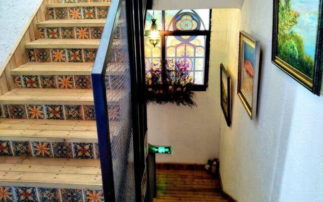 Huying Inn Fuxian Lake