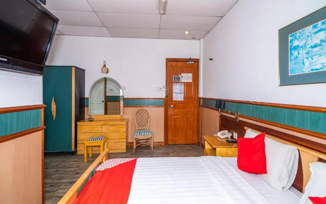 OYO 89864 Hotel Holiday Park