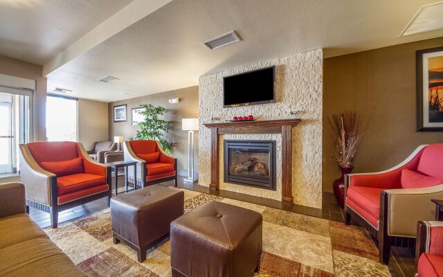 Comfort Suites Redding - Shasta Lake