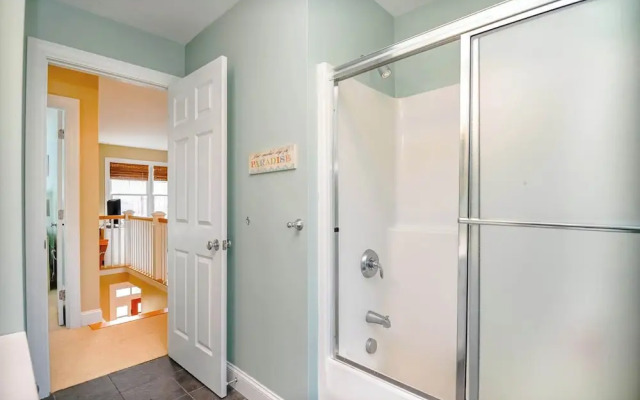 Stunning 5 Bdr, Walk to York Harbor Beach!