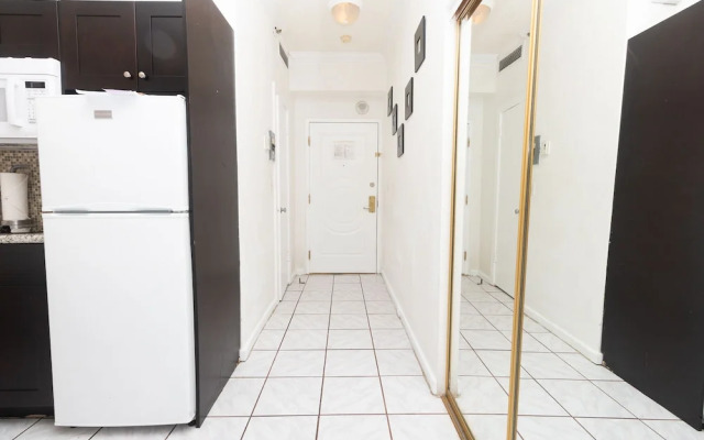753 Studio With City View Hollywood