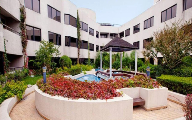 Beijing HWA (Apartment) Hotel