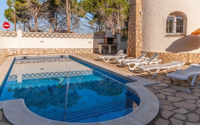 Fantastic Holiday Home With Private Pool in L'escala