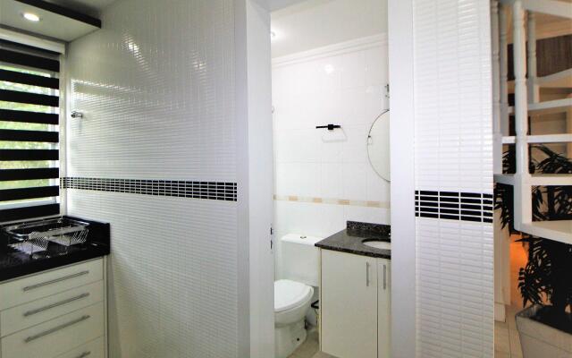 1023 - Cobertura com piscina na Praia de Bombinhas