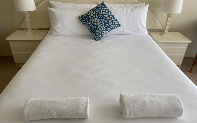 Hi Surf Beachfront Resort Apartments