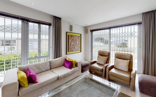 Stamford on Sea by Top Destinations Rentals