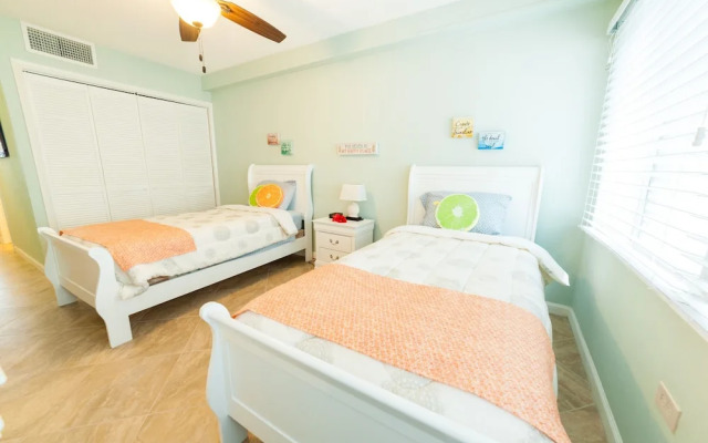 Gorgeous Ocean Views! Welcome to Bella Breeze! BeachFront 2BR 2BA