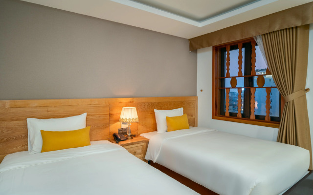 Sunny Ocean Hotel & Spa