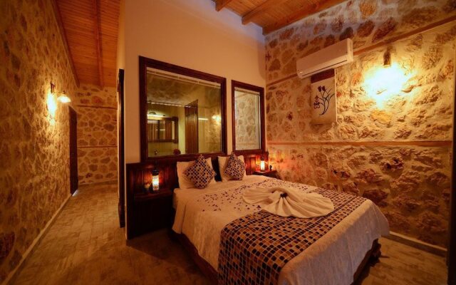 Villa Selen by Akdenizvillam