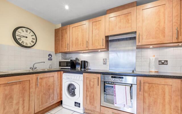 Reading Town Centre River View Serviced Apartments