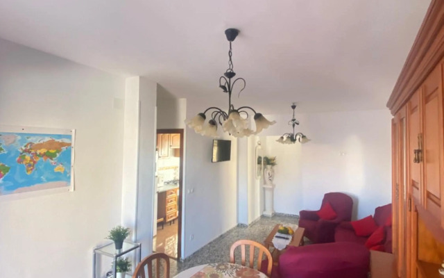 AMPLIO y CÉNTRICO APARTAMENTO CON APARCAMIENTO GRATUITO ALREDEDOR