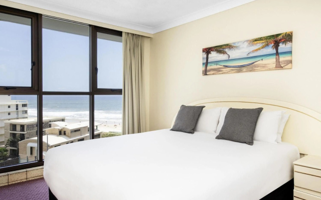 Breakfree Acapulco – Guest Rooms – Gold Coast