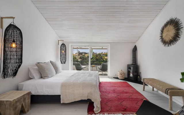 Stylish Sunny Penthouse Near Cascais Center & Greenspace