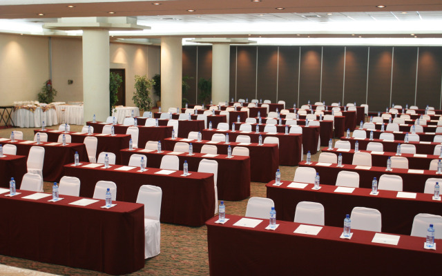 San Carlos Plaza Hotel, Beach & Convention Center