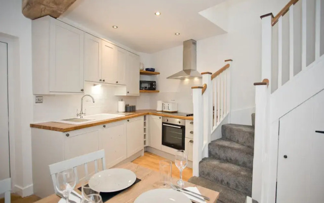 2br-central-15minwalktobeach-freeparking-wifi