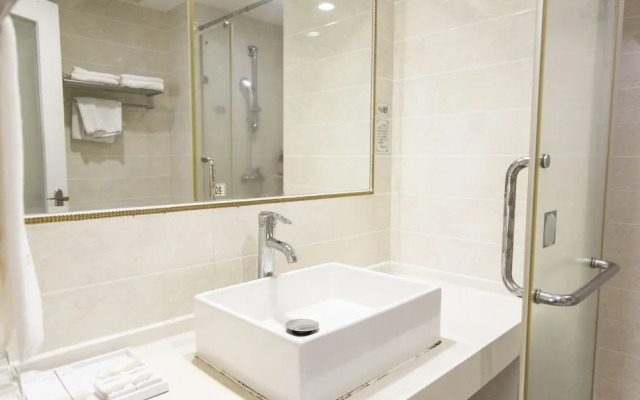 Sanya Huabaoshi Hotel