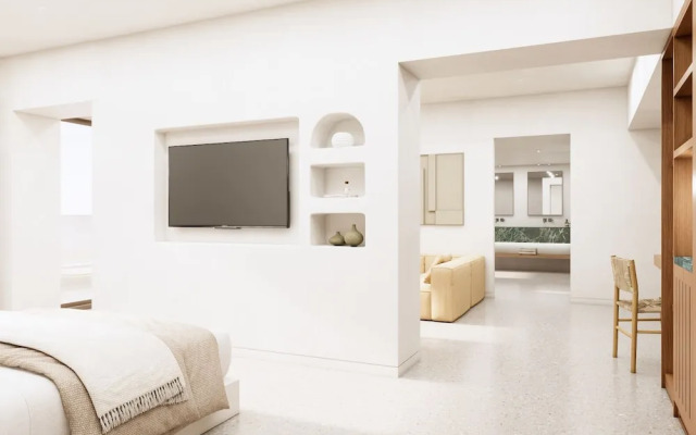 Tinos Beach Hotel & Suites