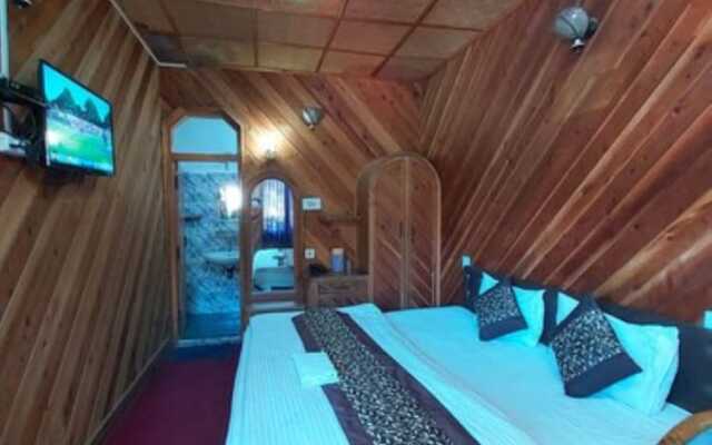 Goroomgo Lake View Mall Road Nainital