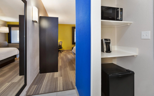 Holiday Inn Express Detroit-Warren by IHG