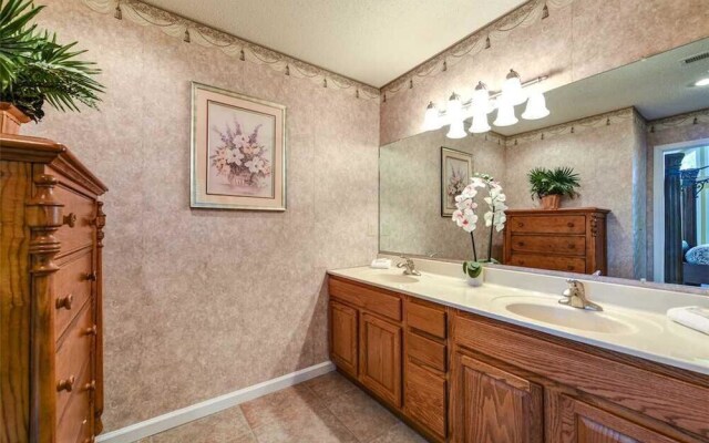 Smokey's Hideout - One Bedroom Cabin