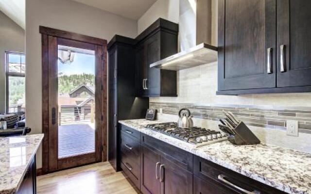 Slope View Chalet Apartment