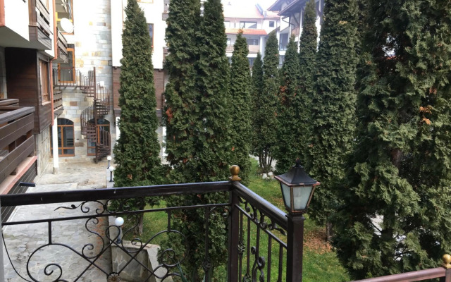 2 bedroom apartment near Gondola
