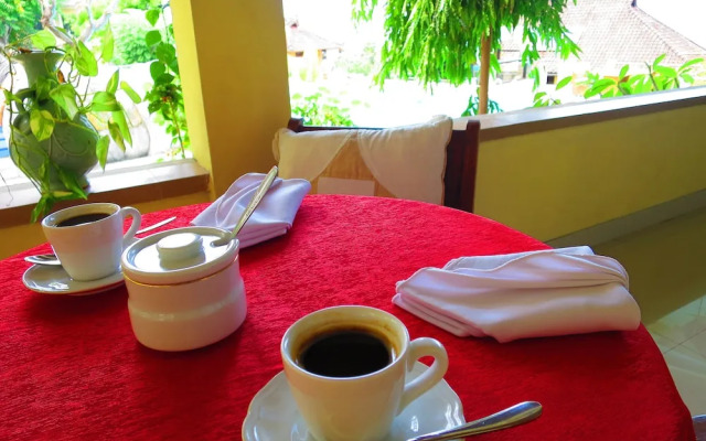 Amed Cafe & Hotel Kebun Wayan