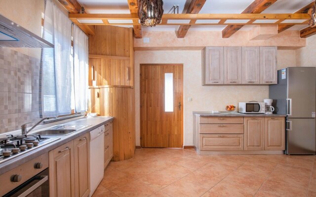 Stunning Home in Betiga With Wifi and 6 Bedrooms
