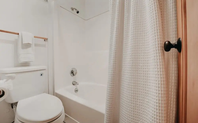 90sw - Fireplace - Dishwasher - W/D - Pets OK