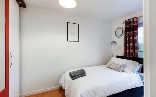 Cheerful 5-BDR/3-BATH House w/ Free Parking